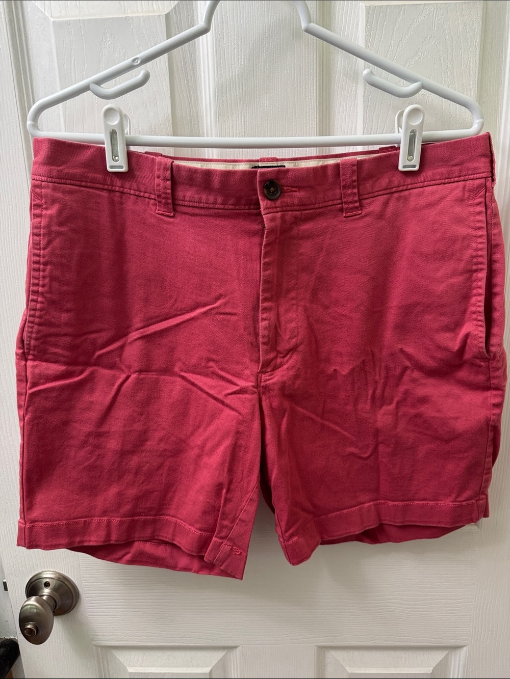 J. Crew Men’s Pink Flat-Front Shorts